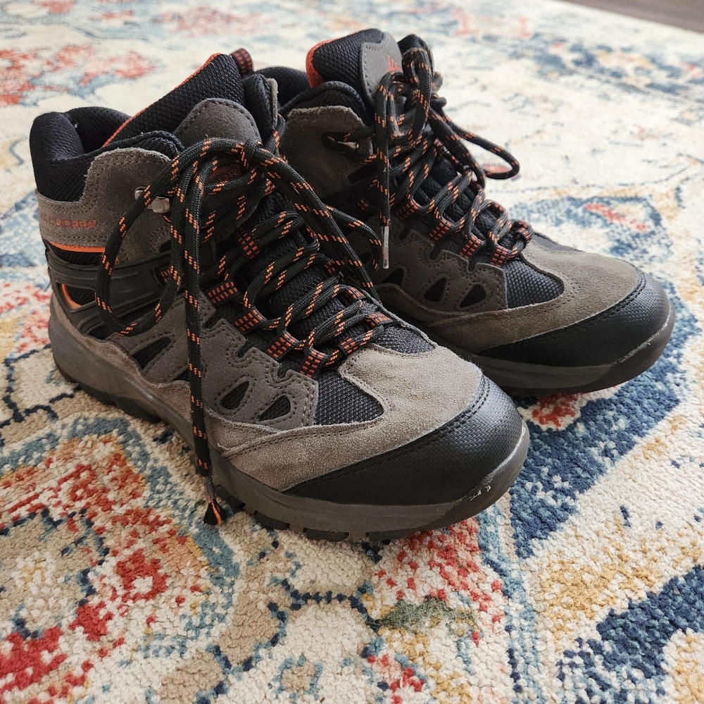 High Sierra Boys Hiking Boots Size 5